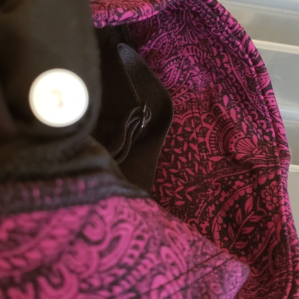 Lululemon Athletica Wmn's Size 2 Both Ways Bra Mini Antique Paisley Deep Fushia - Picture 3 of 6
